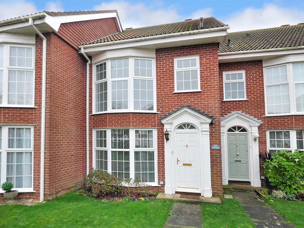 3 bed terraced house for sale in Lime Grove, Angmering, Littlehampton