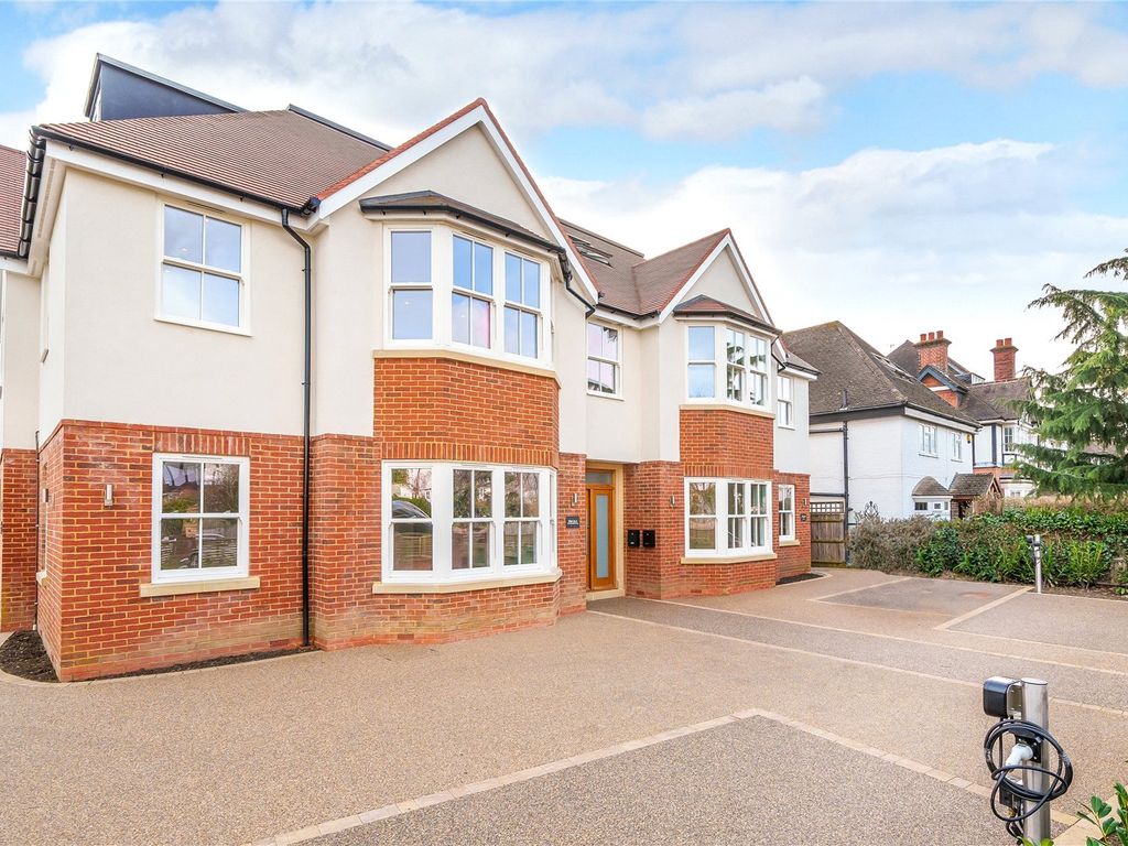 New home, 2 bed flat for sale in Portsmouth Avenue, Thames Ditton KT7