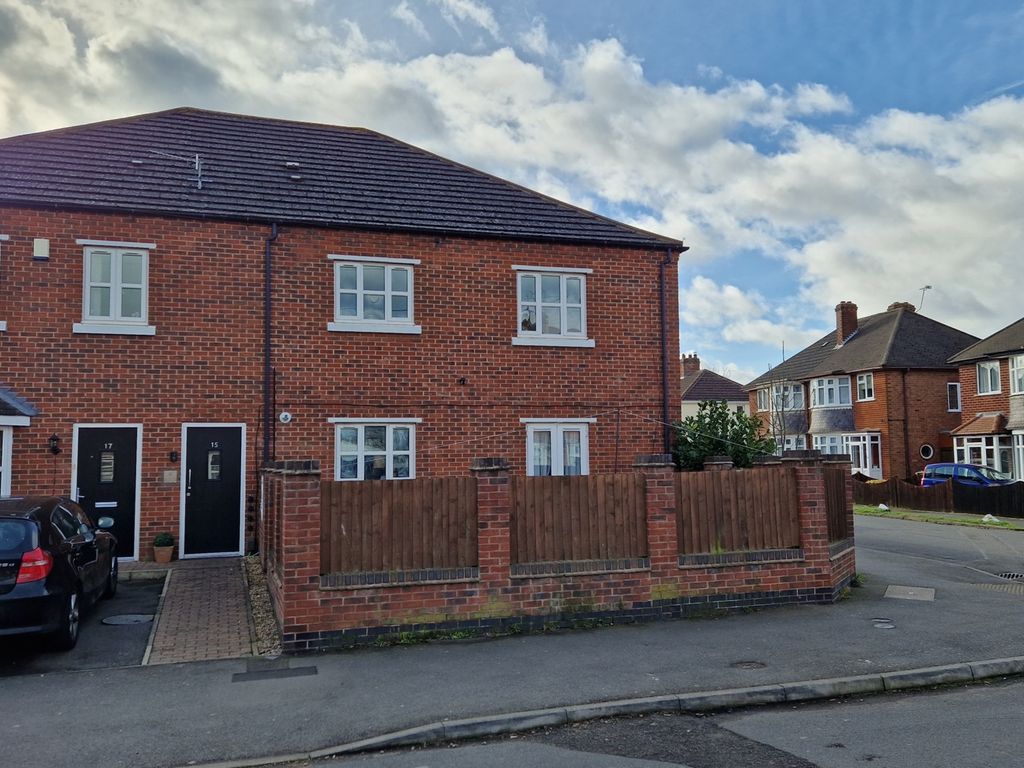 2 bed flat for sale in Rosetree Avenue, Birstall LE4, £190,000 Zoopla