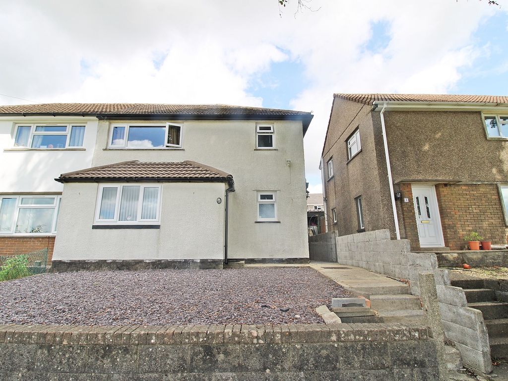 3 bed semidetached house for sale in Heol Islwyn, Tonyrefail, Porth, Rhondda Cynon Taff. CF39