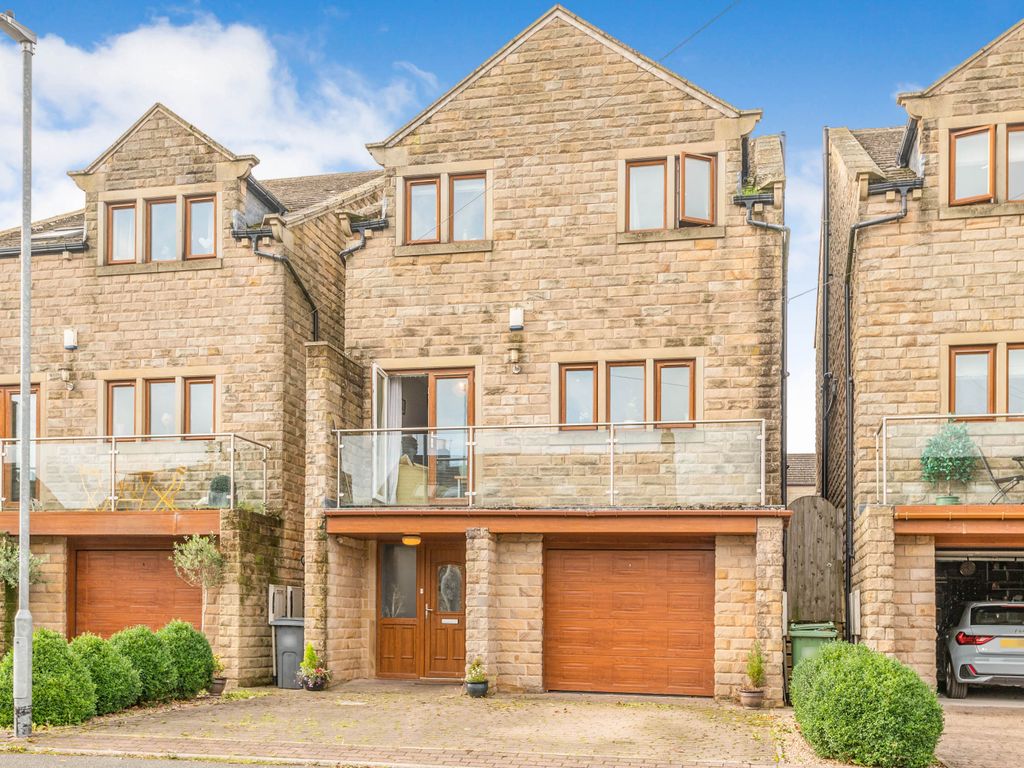 5 bed detached house for sale in Long Lane, Holmfirth HD9, £450,000