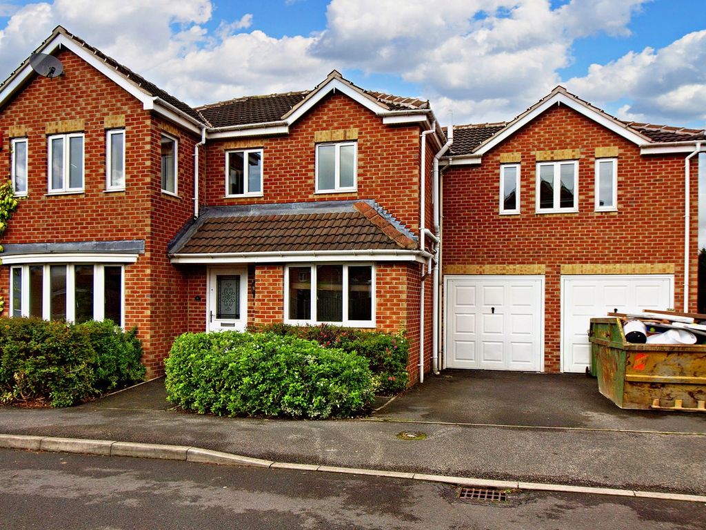 5 bed detached house for sale in Rosedale Drive, Tingley, Wakefield WF3