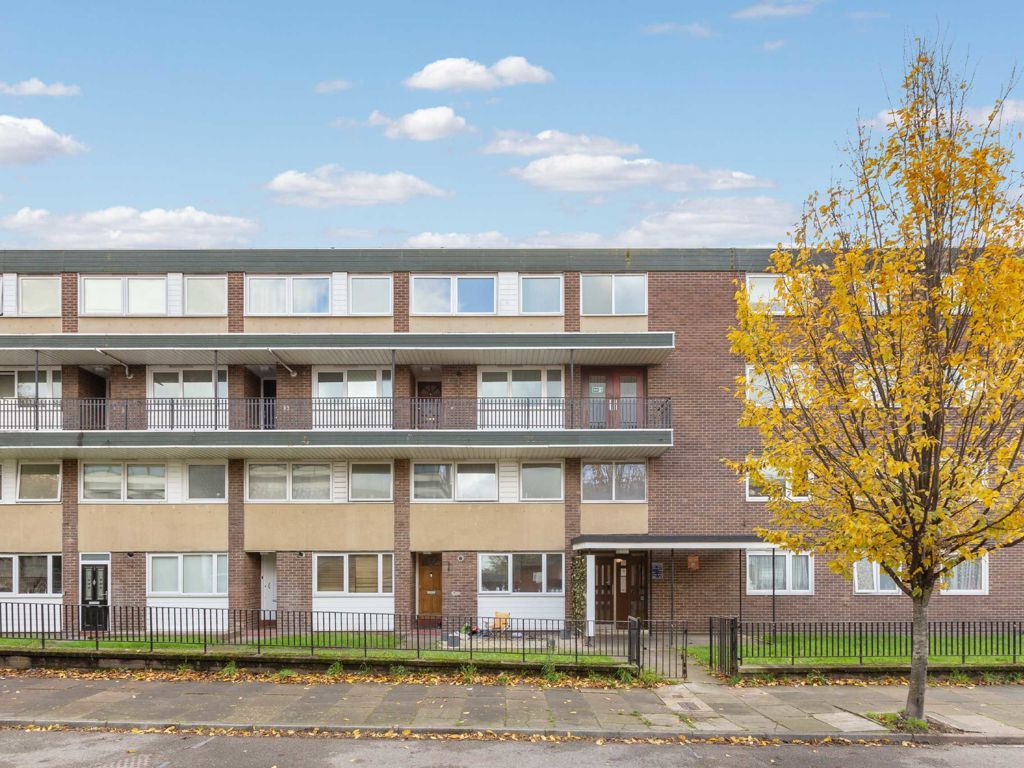 2 bed flat for sale in Glenhurst Road, Brentford TW8, £425,000 Zoopla