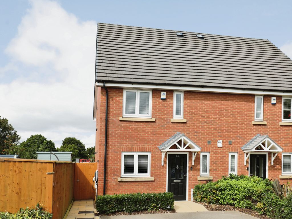 3 bed semidetached house for sale in Welsh Road West, Southam