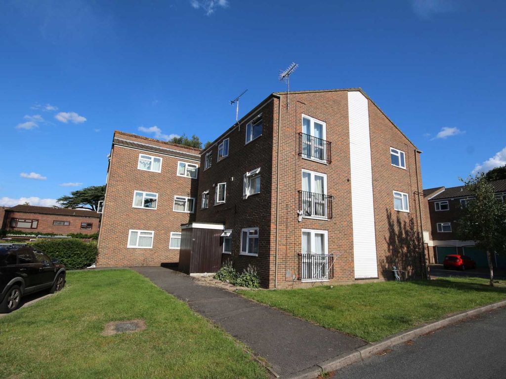 2 bed flat for sale in Bracknell RG12 Zoopla