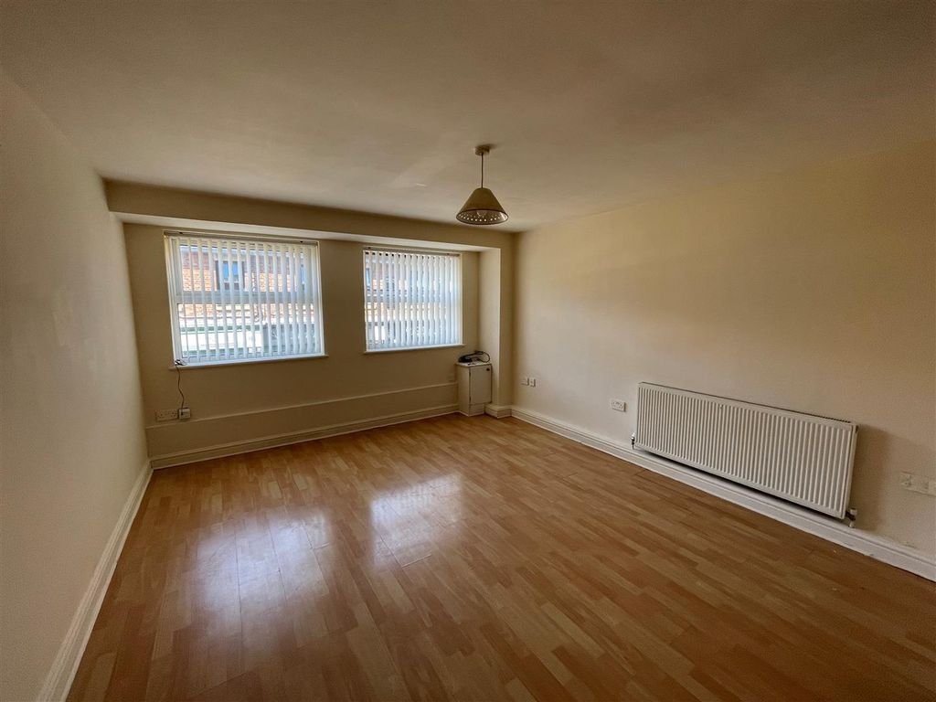 2 bed flat for sale in Fleet Street, AshtonUnderLyne OL6 Zoopla