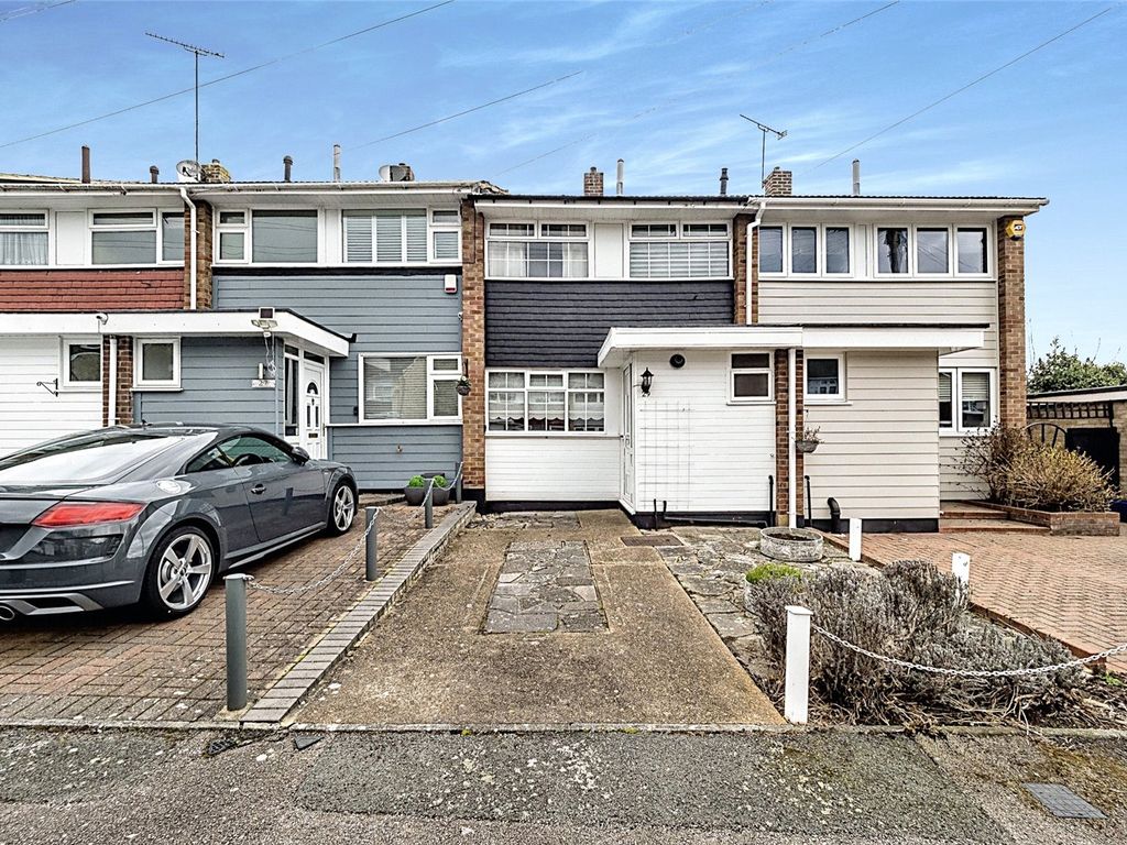 2 bed terraced house for sale in Sunnymede, Chigwell, Essex IG7 Zoopla