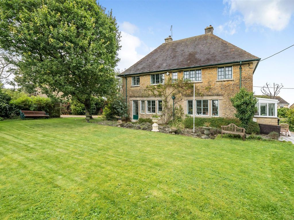 4 bed detached house for sale in Gainsborough, Milborne Port, Sherborne