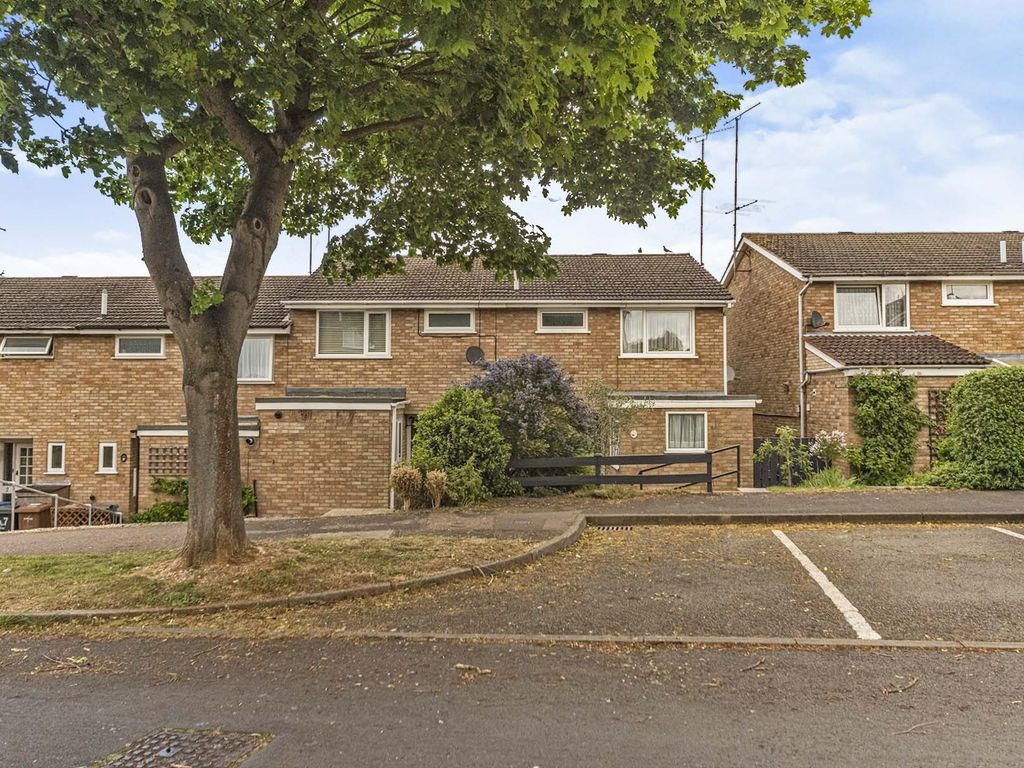 3 bed end terrace house for sale in Ranworth Avenue, Bragbury End
