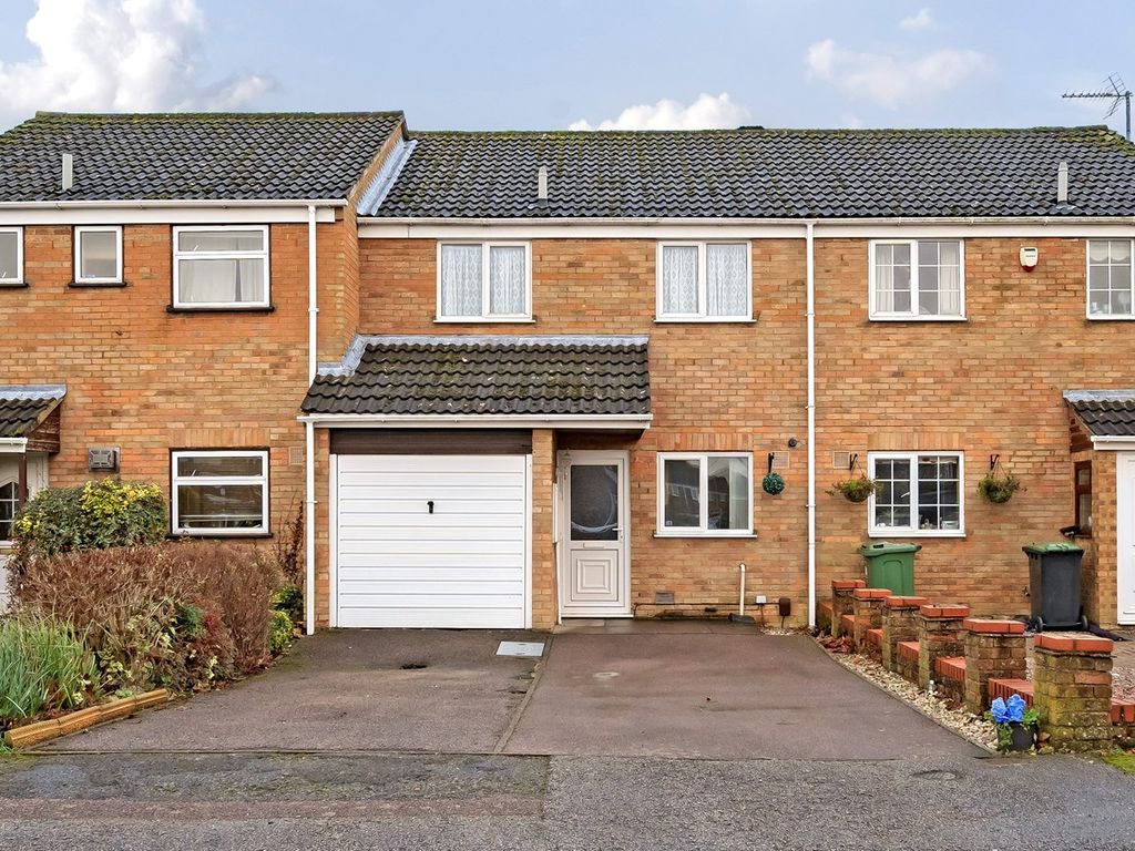 3 bed terraced house for sale in Fir Tree Close, Flitwick MK45, £