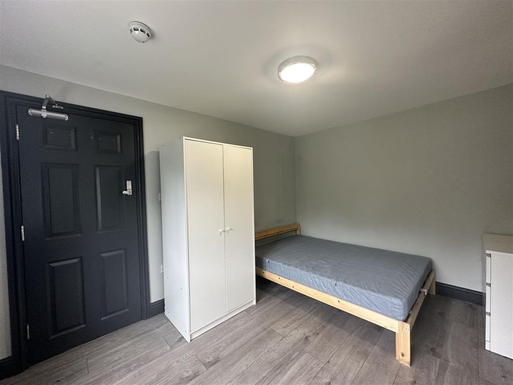 Room to rent in Keel Drive, Cippenham, Slough SL1, £850 pcm Zoopla