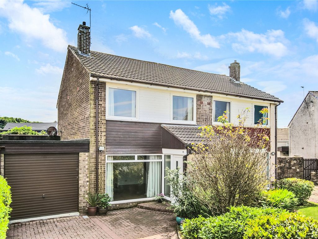 3 bed semidetached house for sale in Kingston Avenue, Neilston