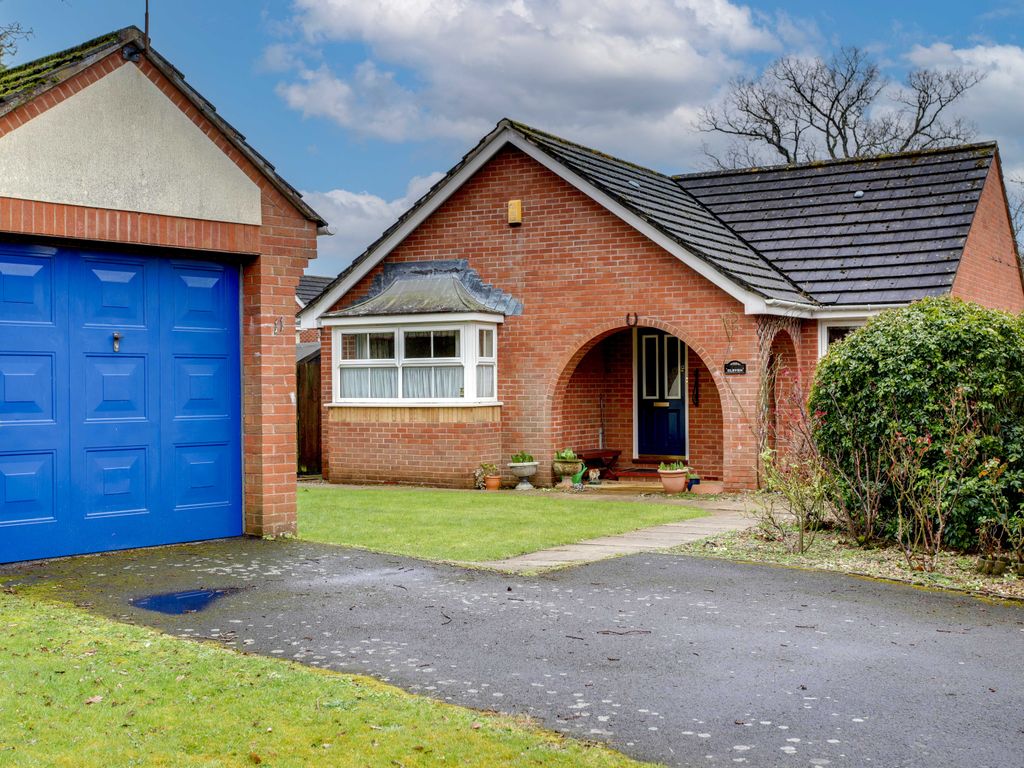 3 bed detached bungalow for sale in Mannings Meadow, Bovey Tracey, Newton Abbot TQ13 Zoopla
