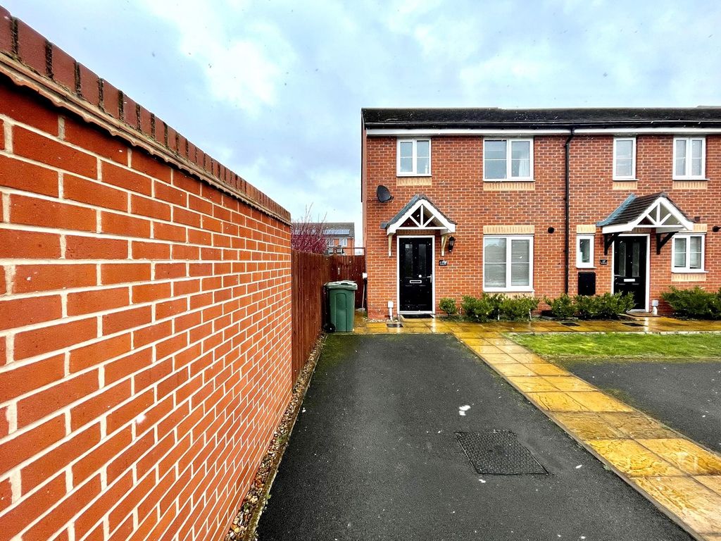 3 bed semidetached house for sale in Asheridge Close, Wednesfield