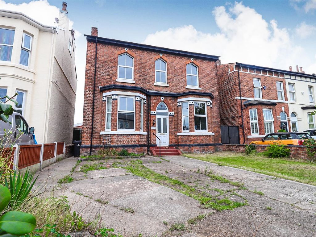 4 bed detached house for sale in Kensington Road, Southport PR9, £