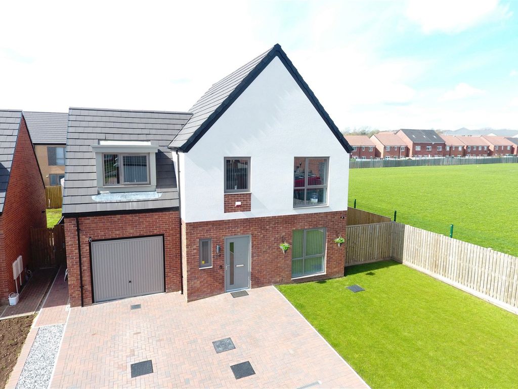 4 bed detached house for sale in Harker Close, Hucknall, Nottingham