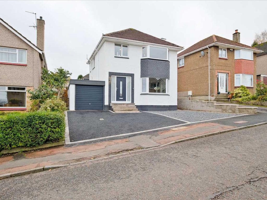 3 bed detached house for sale in Luss Brae, Hamilton ML3, £249,995 Zoopla