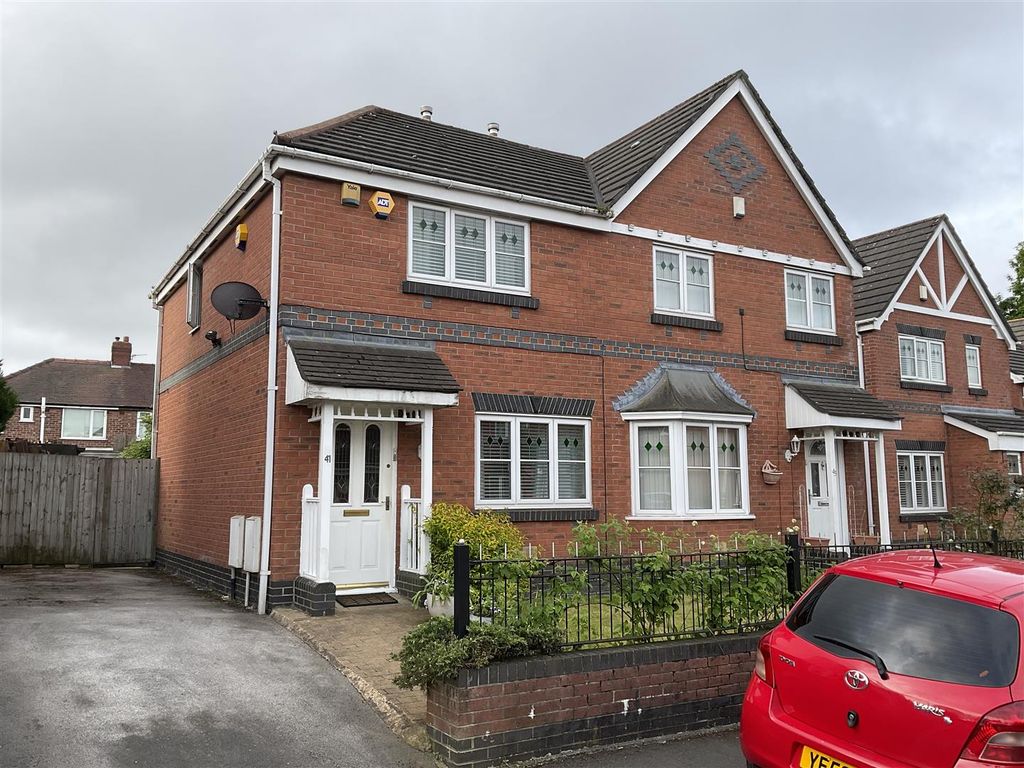 3 bed property for sale in Hinchley Road, New Moston, Manchester M9