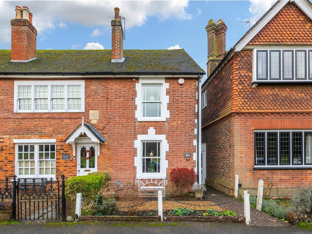 3 bed semidetached house for sale in Flanchford Road, Reigate RH2, £