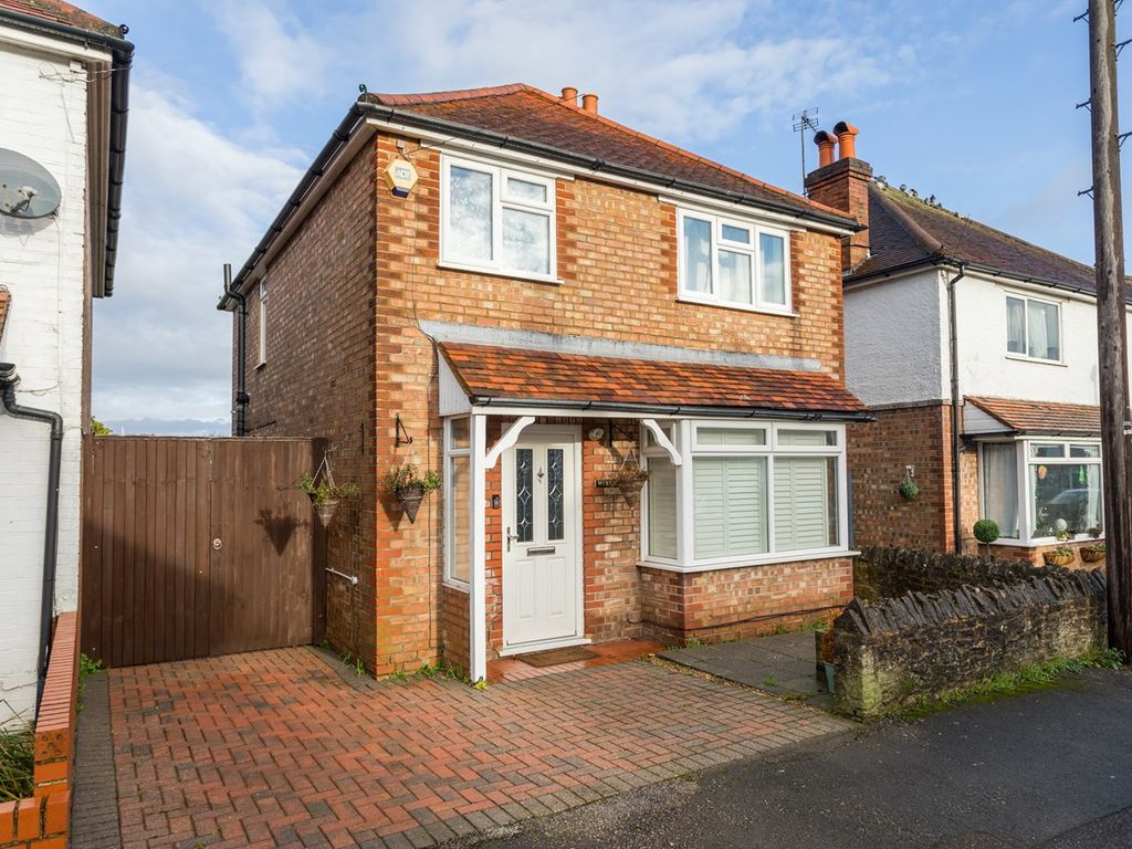 Belmont Avenue, Guildford GU2  