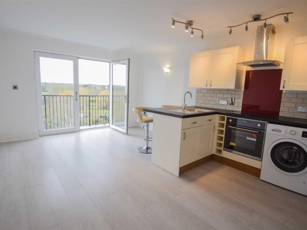 1 bed flat to rent in Gloucester Street, Malmesbury SN16, £725 pcm Zoopla