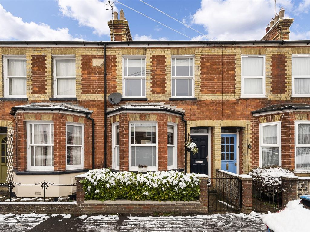 3 bed terraced house to rent in Hilden Park Road, Hildenborough