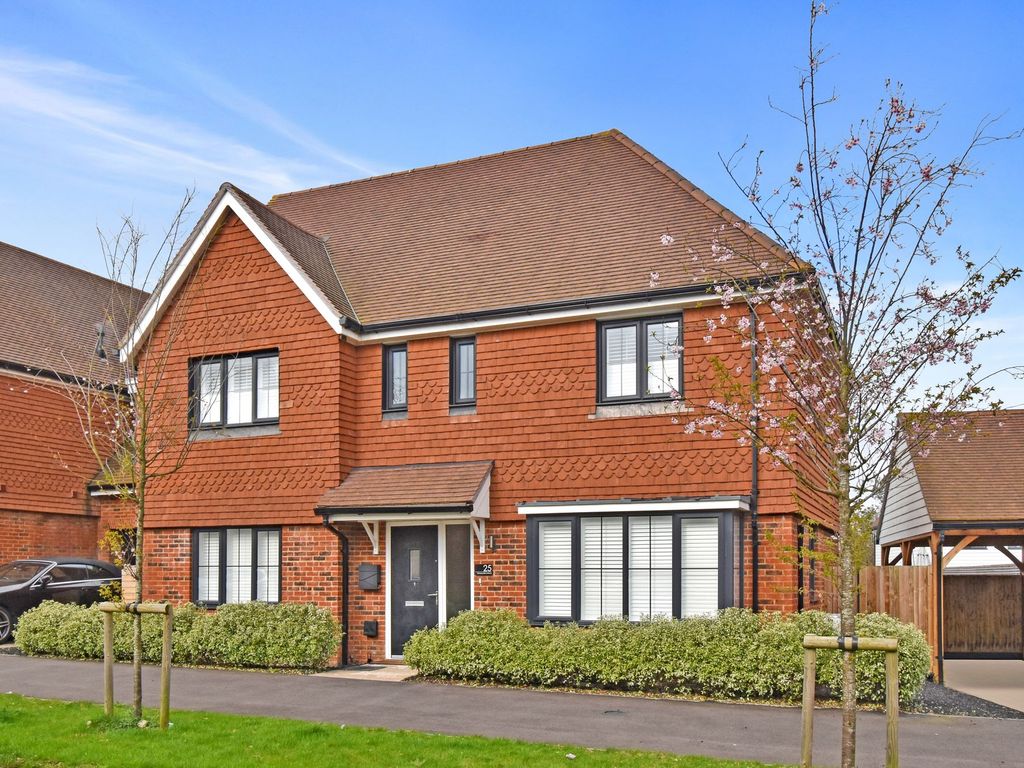 4 bed detached house for sale in Honeysuckle Avenue, Willesborough TN24