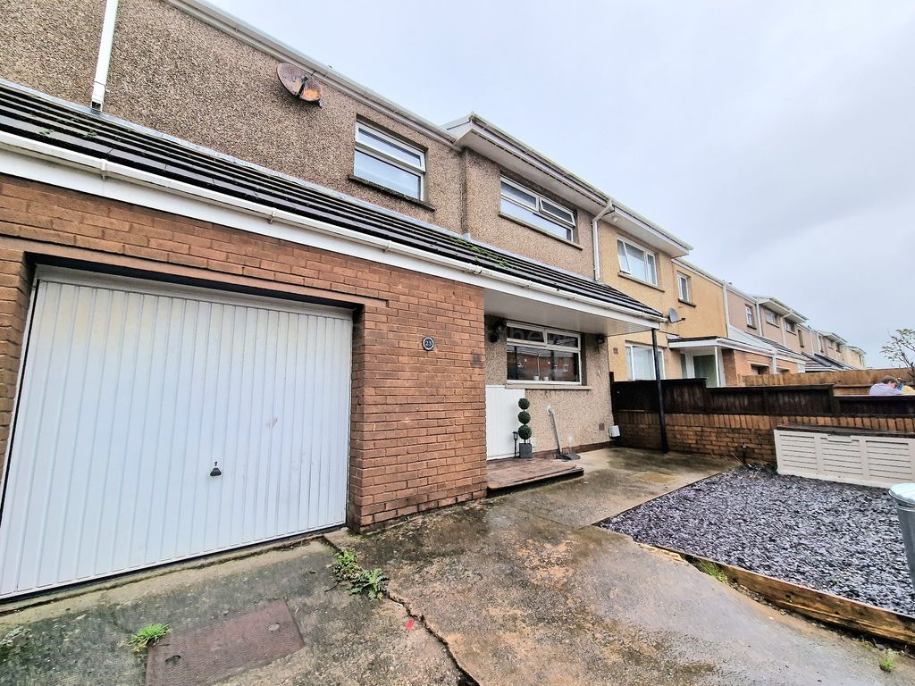 3 bed terraced house for sale in Gibbons Way, North Cornelly, Bridgend