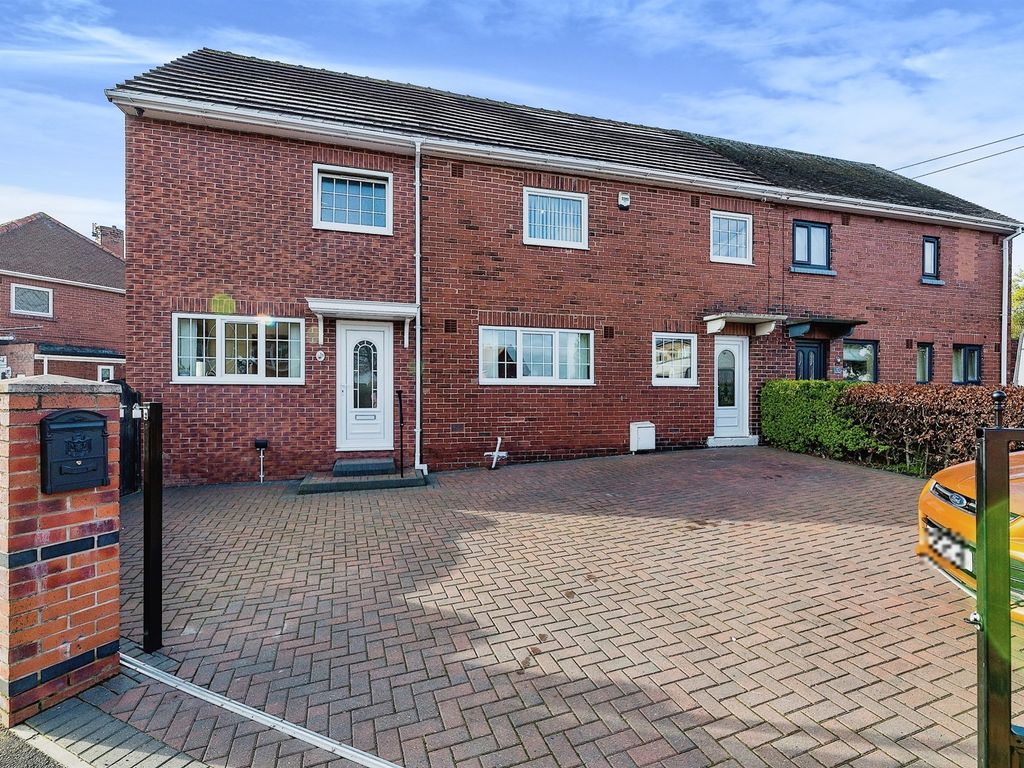 4 bed semidetached house for sale in Morrison Road, Darfield, Barnsley