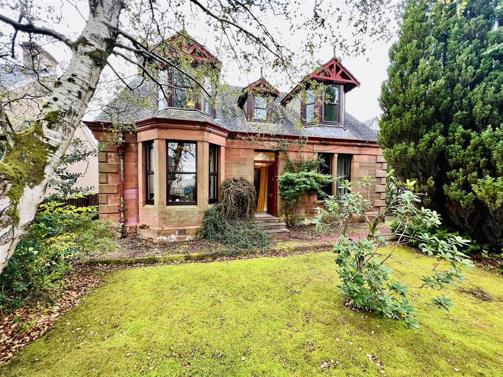 5 bed property for sale in Bonkle Road, Newmains, Wishaw ML2, £175,000