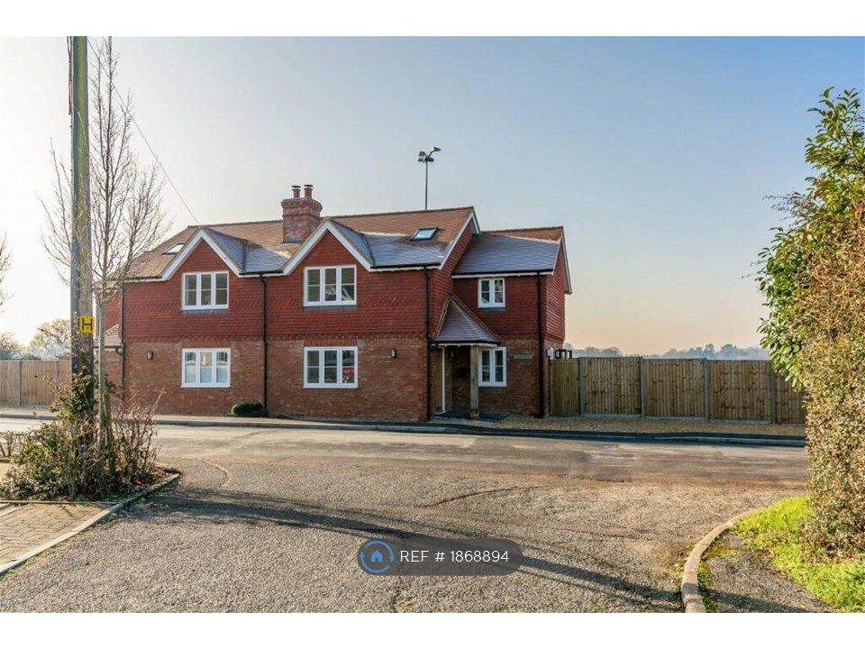 3 bed semidetached house to rent in Field Cottages, Alfold, Cranleigh