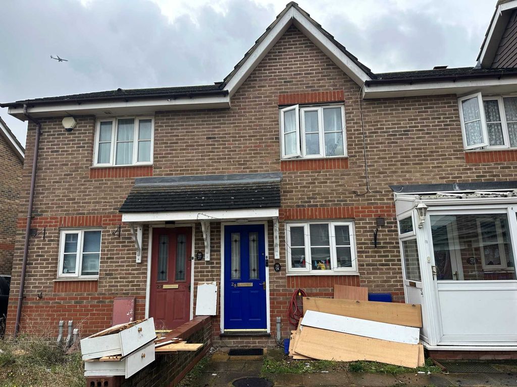 2 bed terraced house for sale in Sunningdale Close, London SE28, £