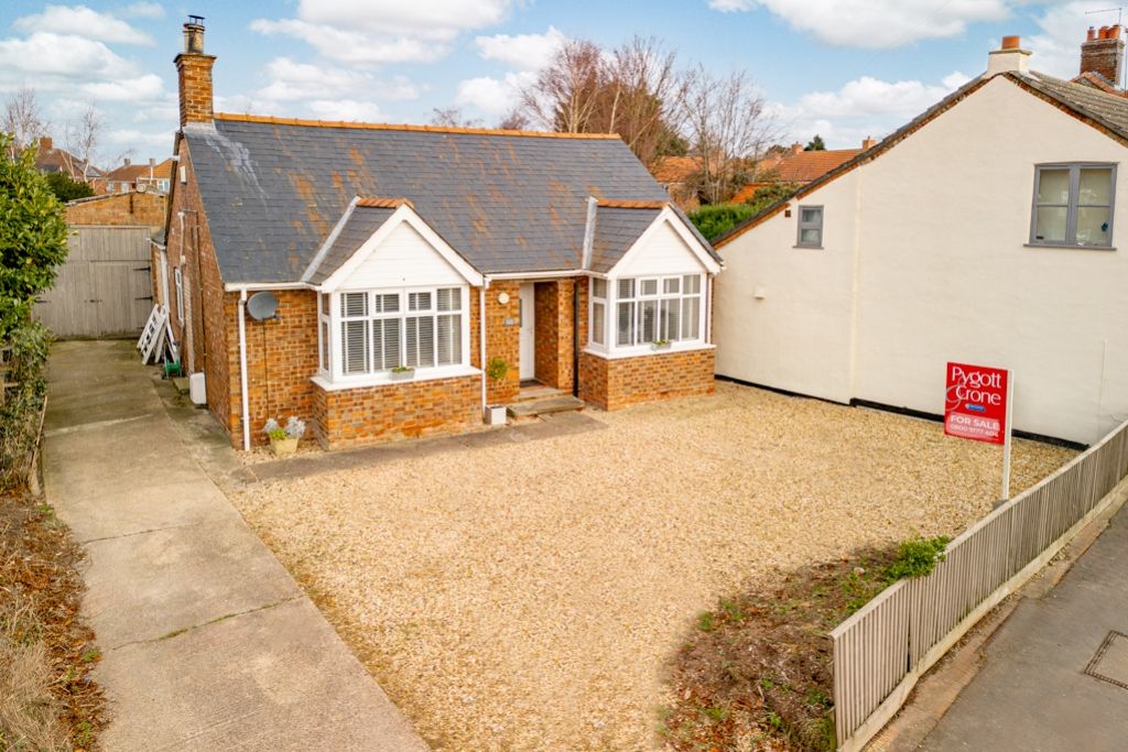 3 bed detached bungalow for sale in Station Street, Donington, Spalding