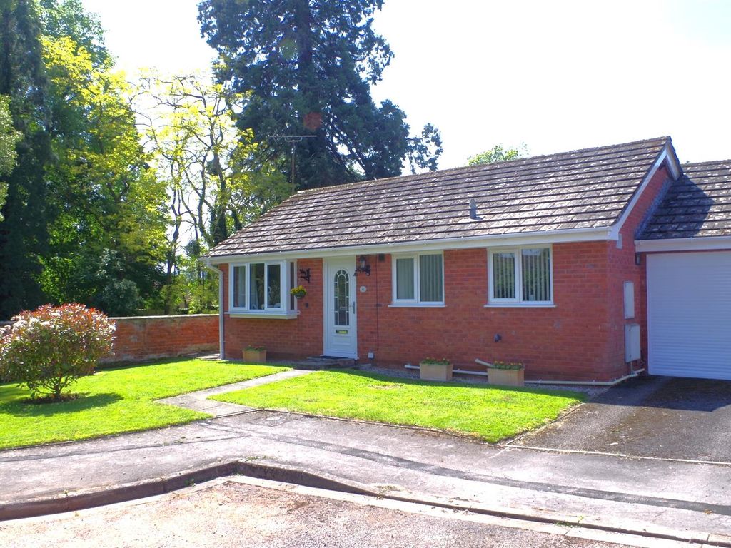 2 bed semidetached bungalow for sale in Friars Walk, Newent GL18 Zoopla