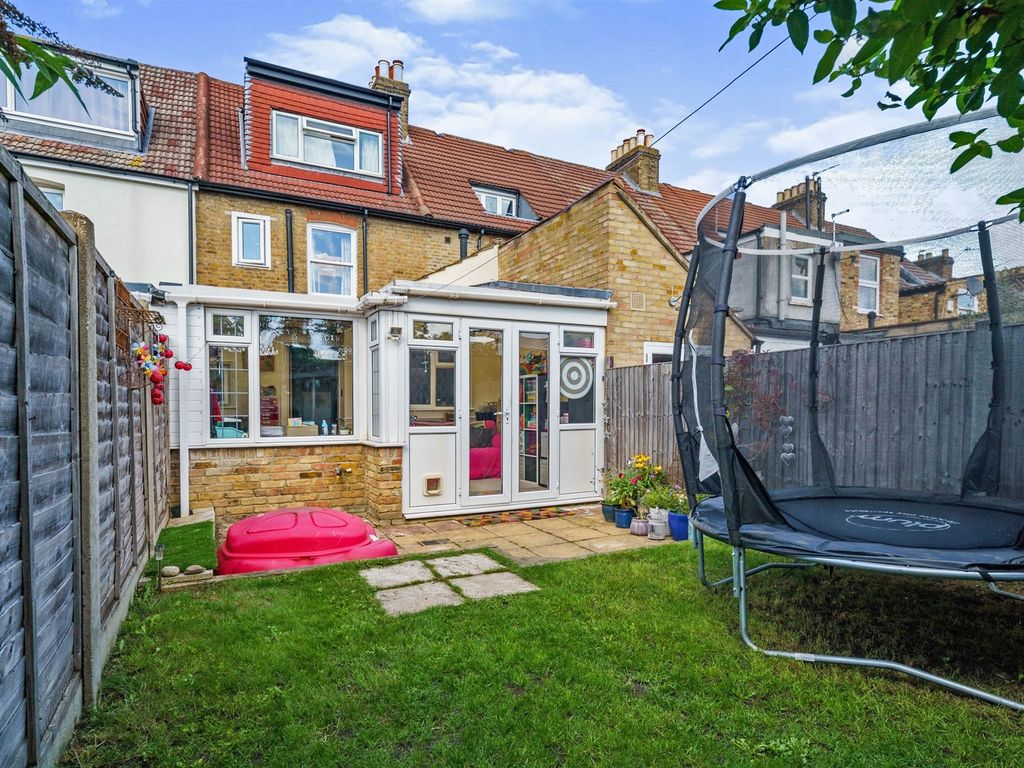 3 bed terraced house for sale in Dewhurst Road, Cheshunt, Waltham Cross