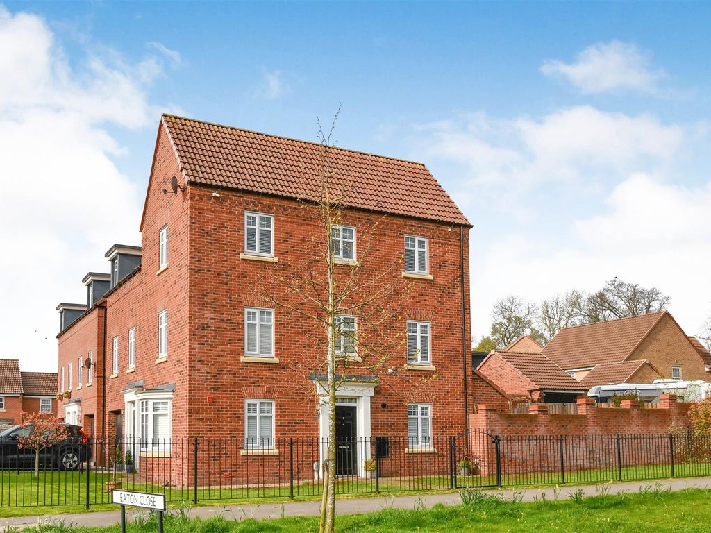 4 bed town house for sale in Lawrance Avenue, Anlaby, Hull HU10 Zoopla
