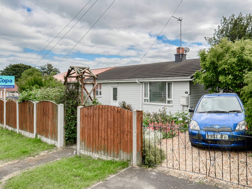 3 bed bungalow for sale in Birchwood Crescent, Chesterfield S40 Zoopla