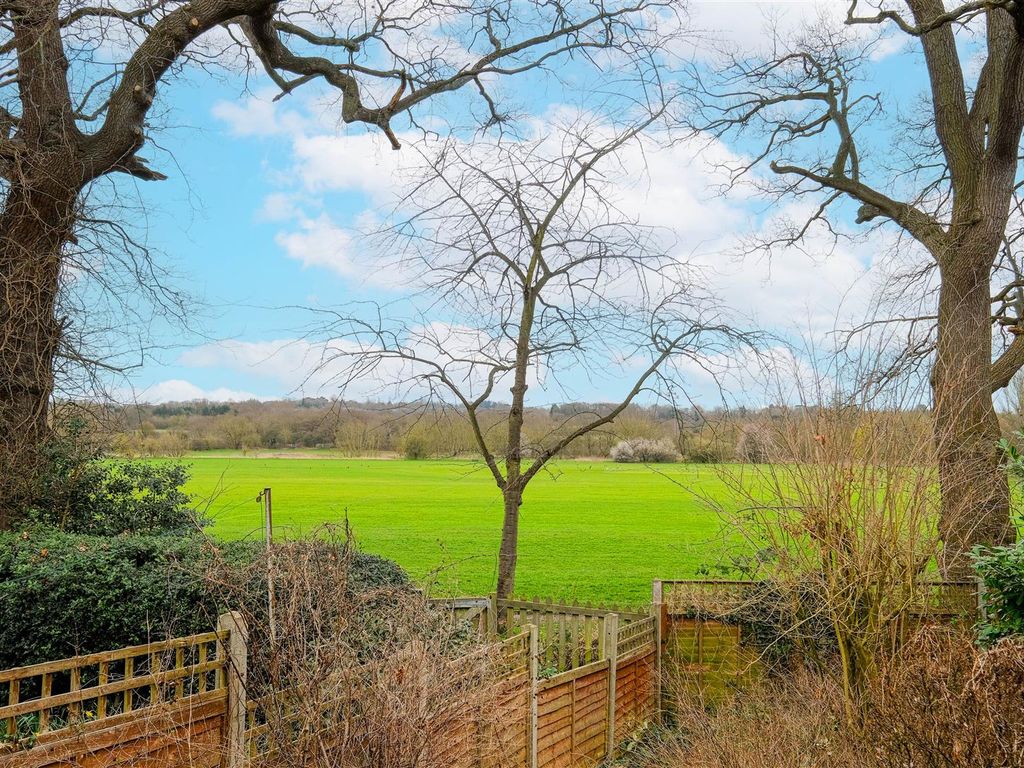 3 bed detached bungalow for sale in River Way, Loughton IG10 Zoopla