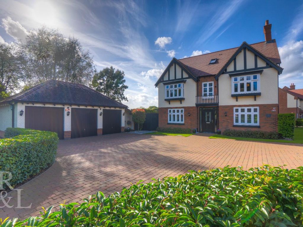 5 bed detached house for sale in Ravenstone Court, Hospital Lane