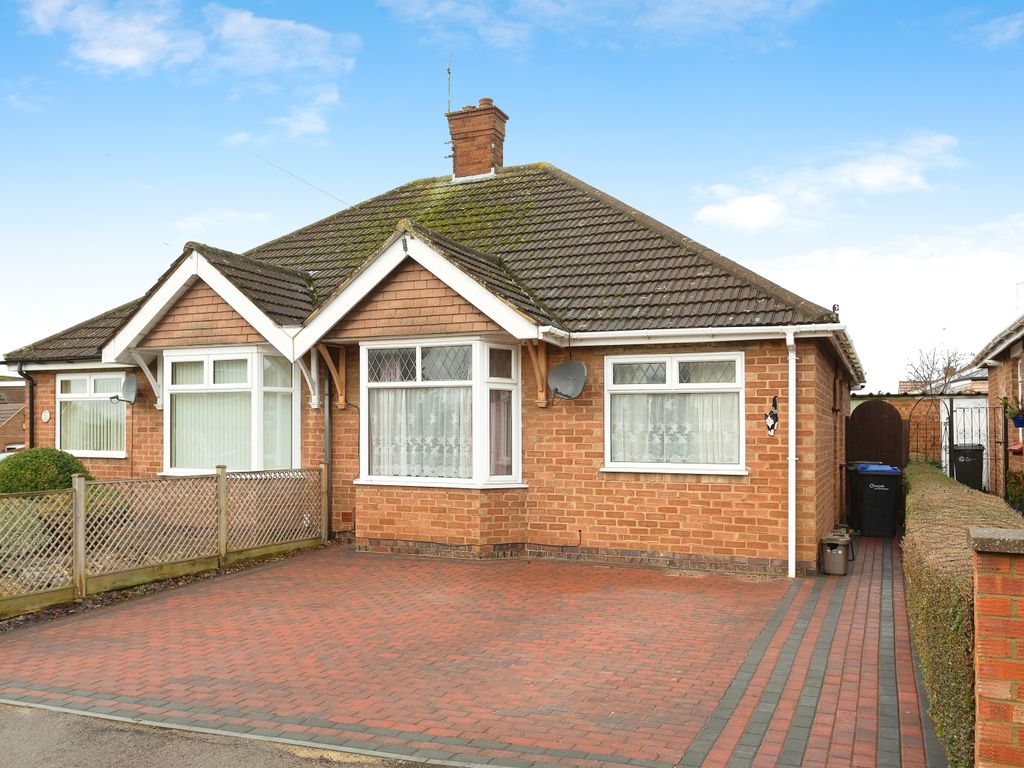 2 bed semidetached bungalow for sale in Drive, Kingsthorpe