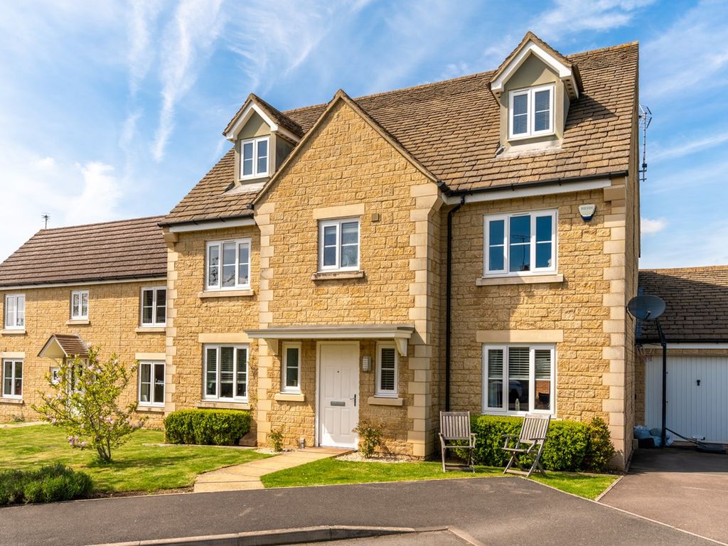 5 bed detached house for sale in Mill Reef Drive, Prestbury, Cheltenham