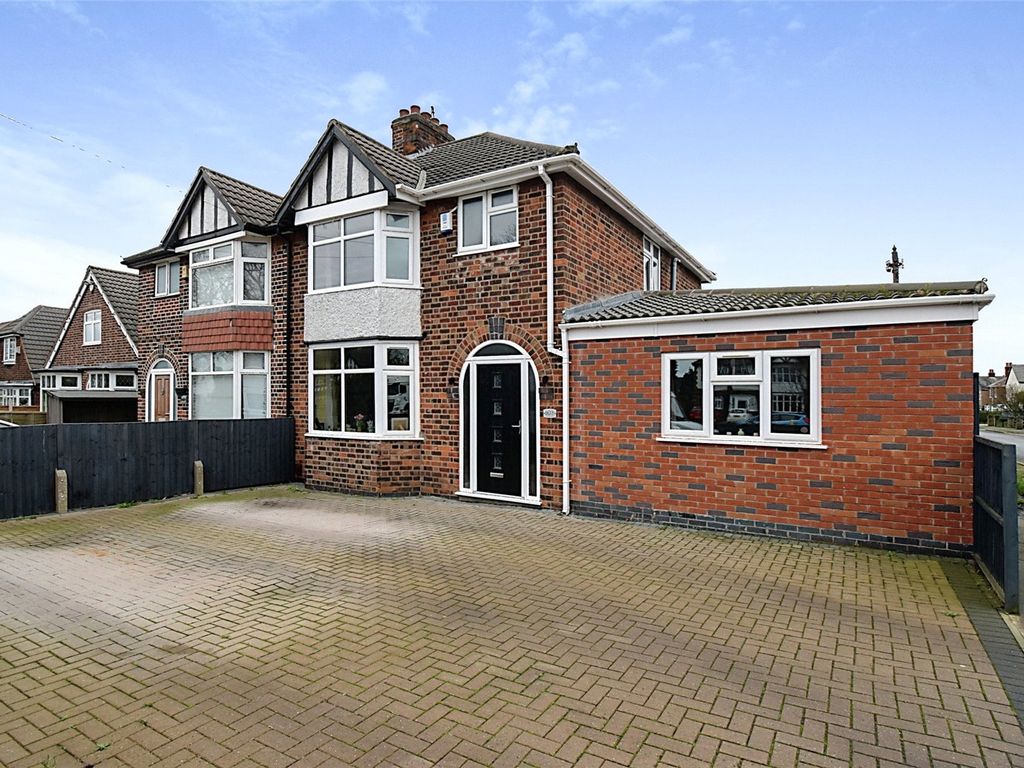 4 bed semidetached house for sale in Loughborough Road, Birstall