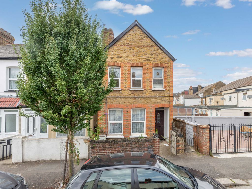 3 bed property for sale in Hammond Road, Southall UB2 Zoopla