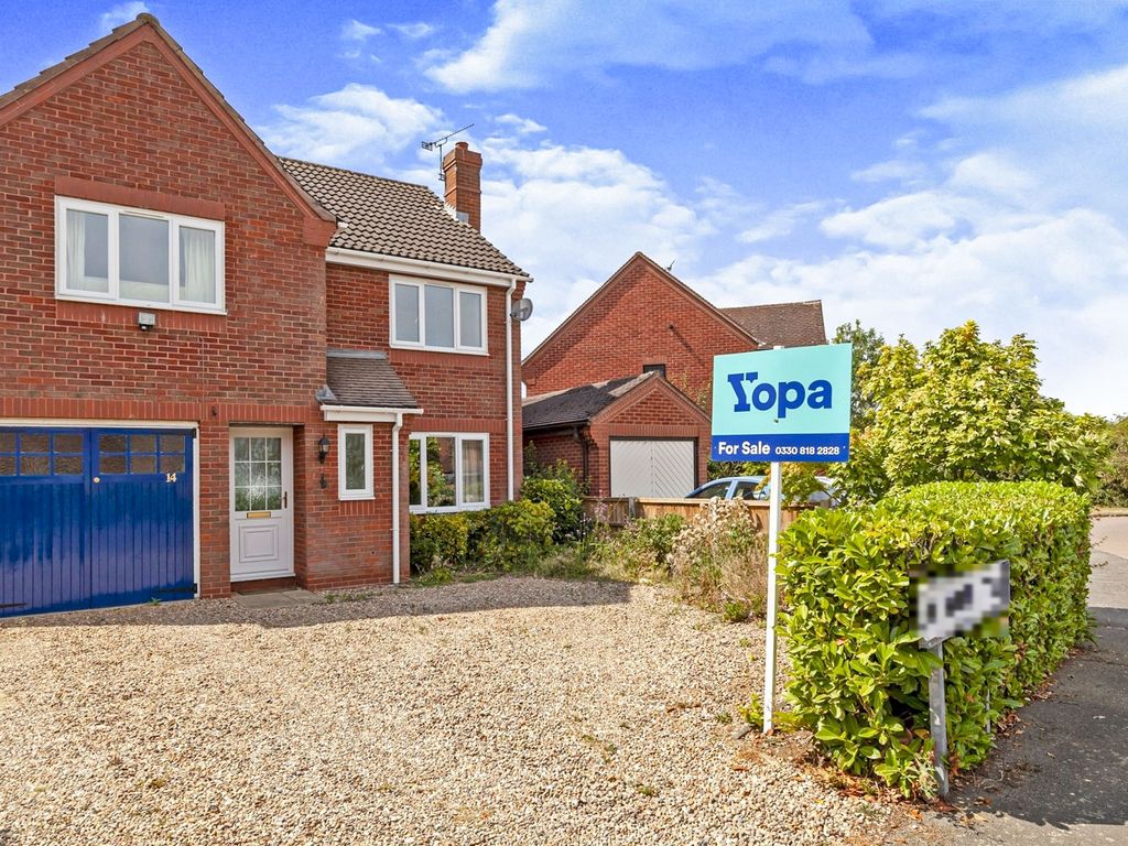 Hogarth Road, Leicester LE4  