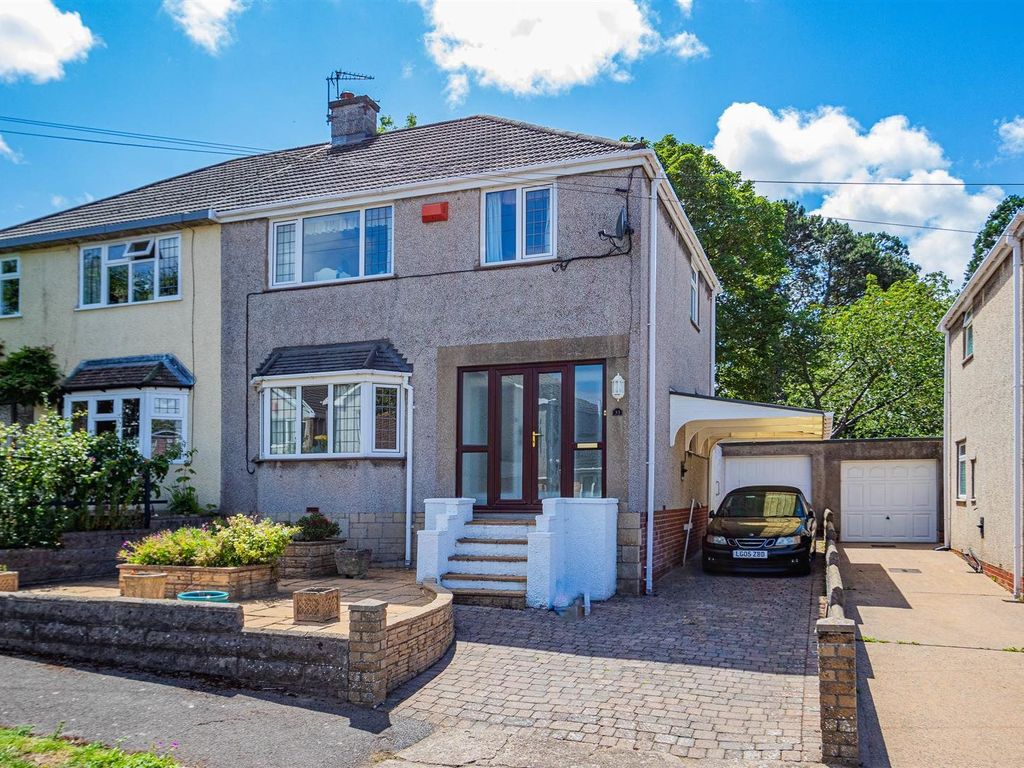 3 bed property to rent in Chantry Rise, Penarth CF64, £1,350 pcm Zoopla