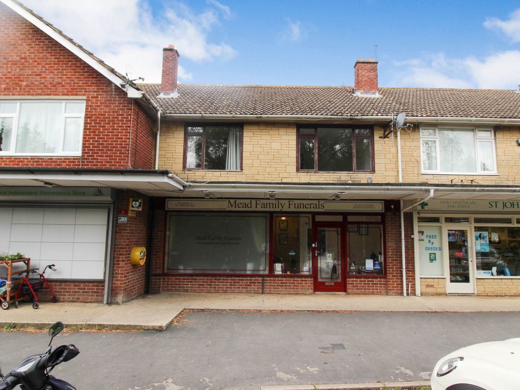 2 bed flat to rent in St. Helens Gardens, The Pitchens, Wroughton