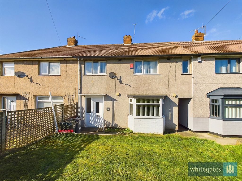 4 bed town house for sale in Farm Hill Road, Bradford, West Yorkshire BD10, £140,000 Zoopla