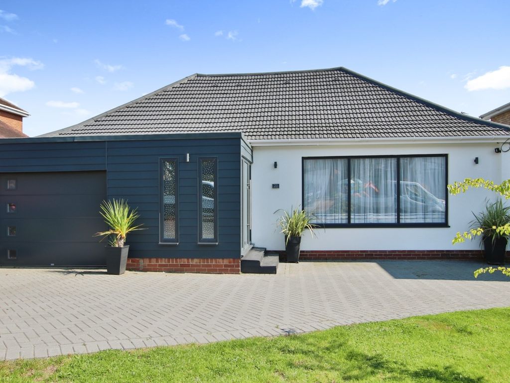 5 bed detached house for sale in Braids Walk, Kirk Ella, Hull HU10, £