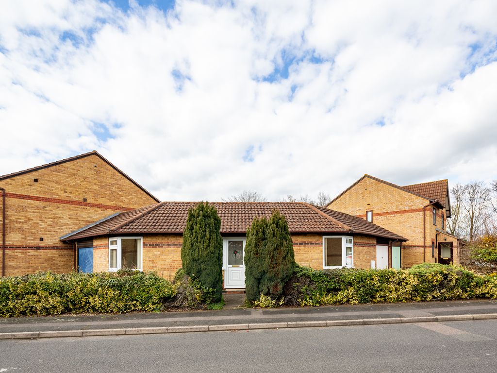 1 bed bungalow for sale in Spruce Drive, Bicester OX26 Zoopla