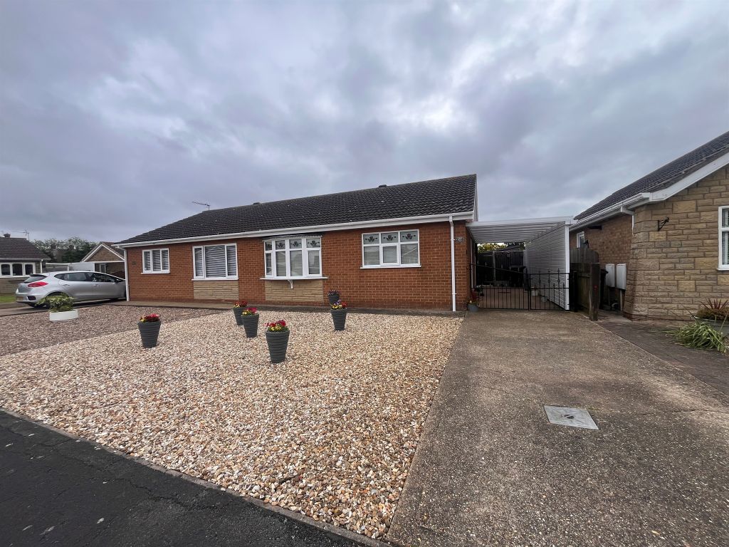 2 bed semidetached bungalow for sale in Martin Way, Skegness PE25, £